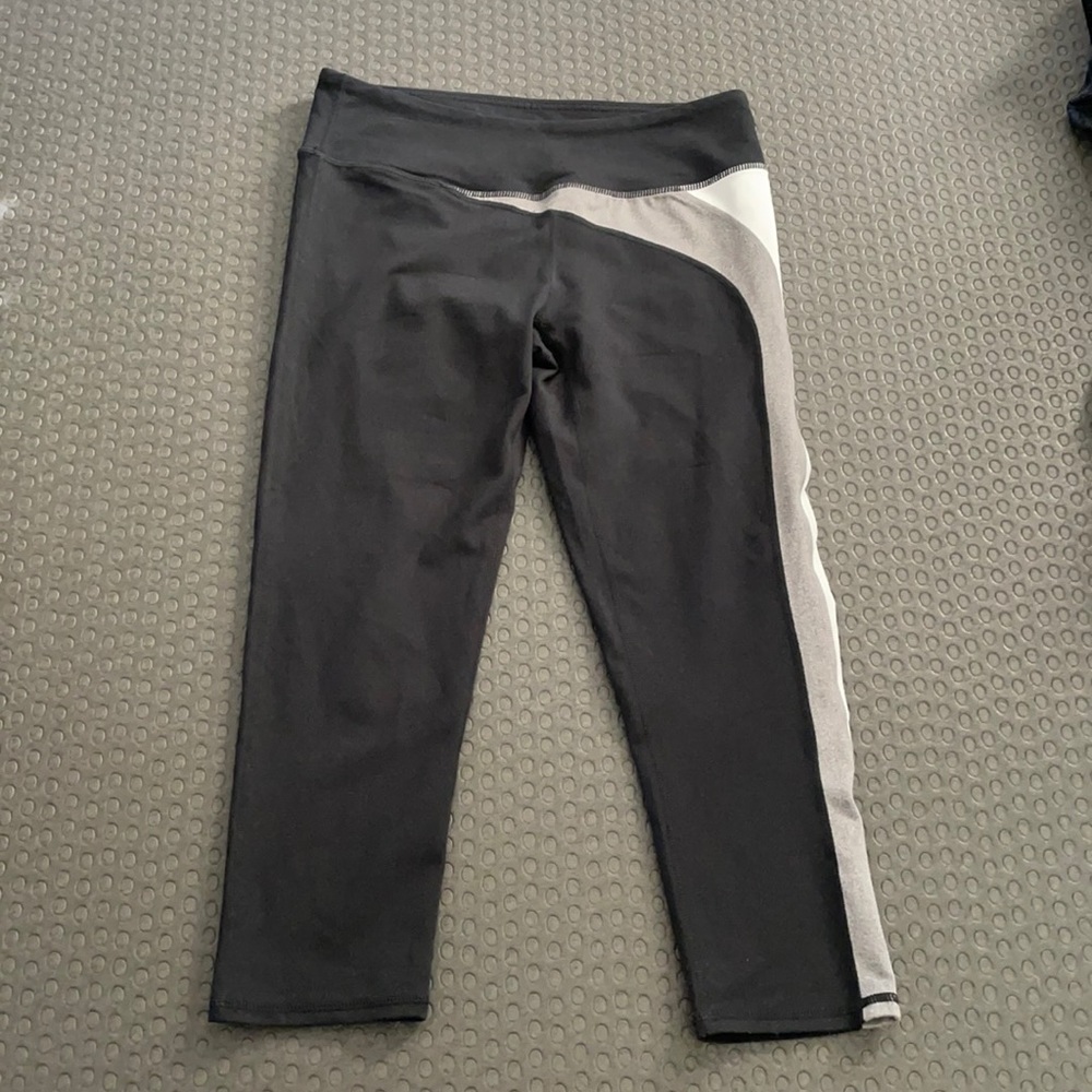 Fabletics leggings bundle. Size small - Picture 3 of 5